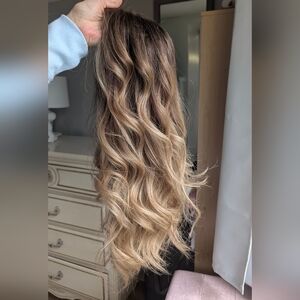 22-23" Highline Human Hair wig Size XS, Caramel Blonde Swirl